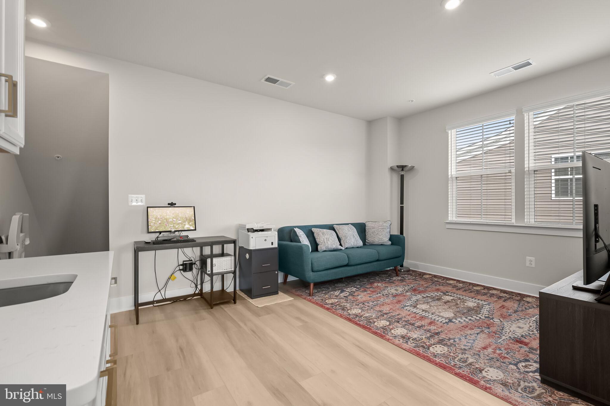 22112 Plover Street Clarksburg, MD 20871 - Photo 28 of 46 Loft