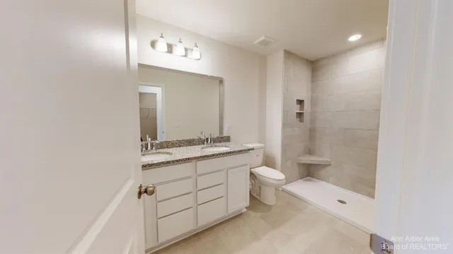 $3,400 | 2731 Bristol Rdg Drive, Ann Arbor, MI 48105