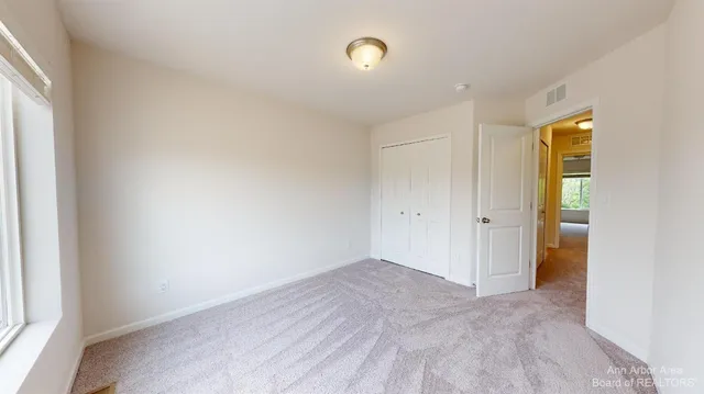 $3,400 | 2731 Bristol Rdg Drive, Ann Arbor, MI 48105