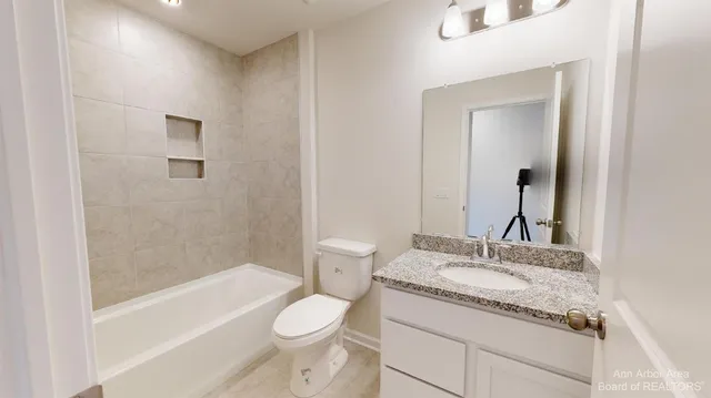 $3,400 | 2731 Bristol Rdg Drive, Ann Arbor, MI 48105