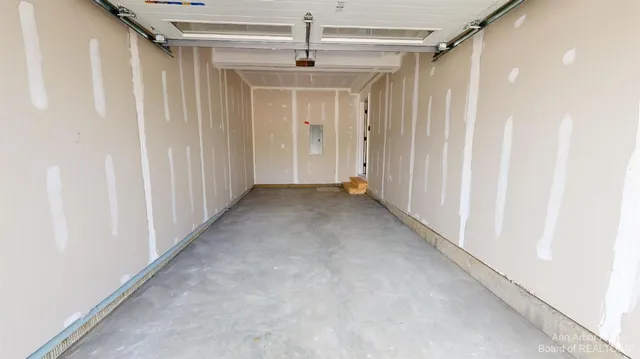 $3,400 | 2731 Bristol Rdg Drive, Ann Arbor, MI 48105