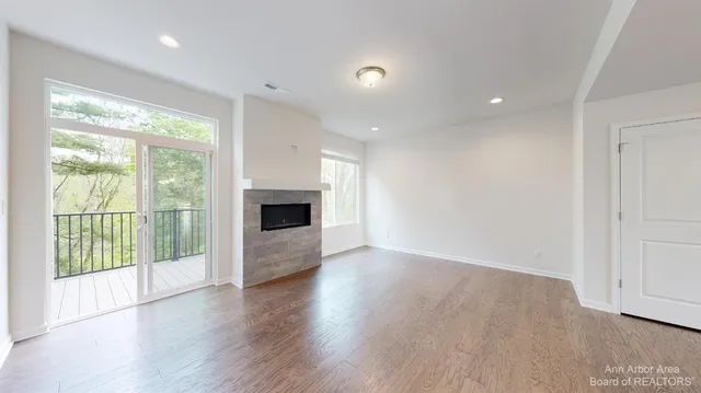 $3,400 | 2731 Bristol Rdg Drive, Ann Arbor, MI 48105