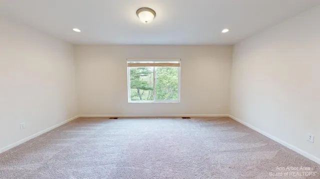 $3,400 | 2731 Bristol Rdg Drive, Ann Arbor, MI 48105