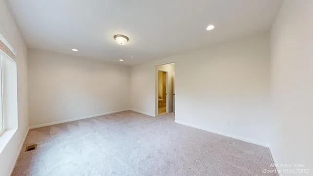 $3,400 | 2731 Bristol Rdg Drive, Ann Arbor, MI 48105