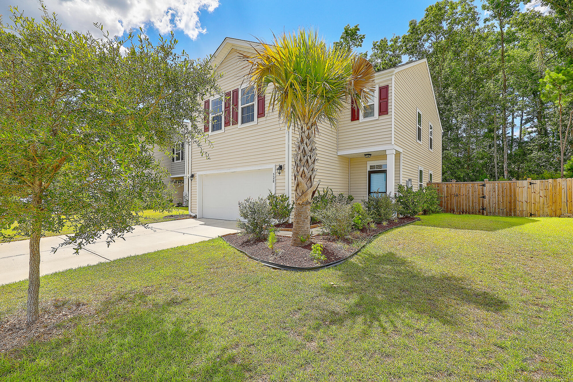 528 Glady Road Moncks Corner, SC 29461 - Photo 4 of 36 Home
