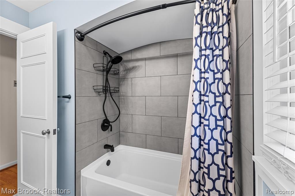171 South Glengarry Road Bloomfield Hills, MI 48301 - Photo 20 of 26