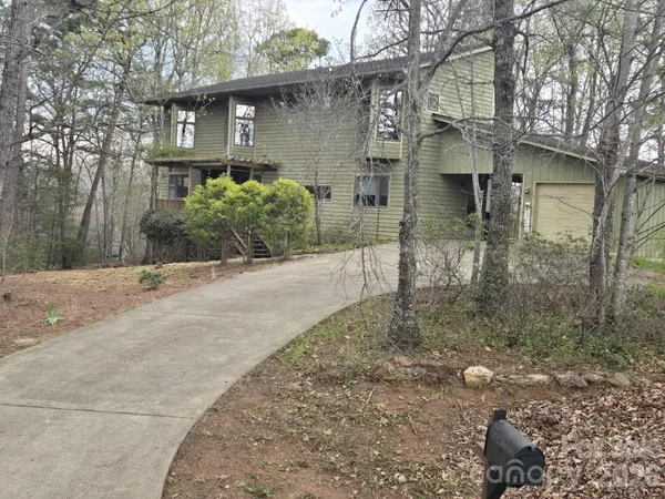 $599,000 | 171 Wilson Court, Lake Lure, NC 28746