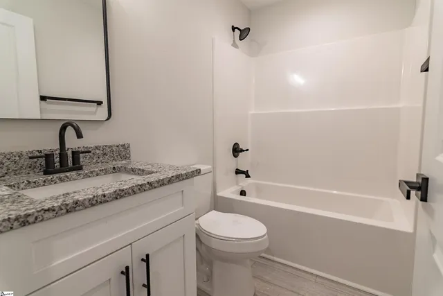 $359,999 | 121 East Brookmeade Drive, Anderson, SC 29624