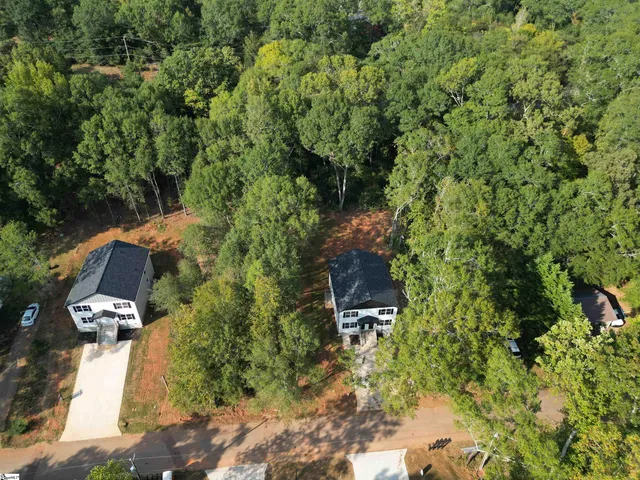 $359,999 | 121 East Brookmeade Drive, Anderson, SC 29624