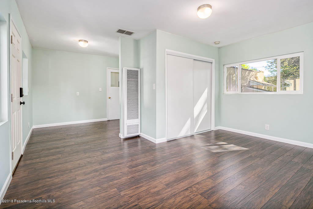 534 Douglas Street Pasadena, CA 91104 - Photo 20 of 29 Master Bedroom