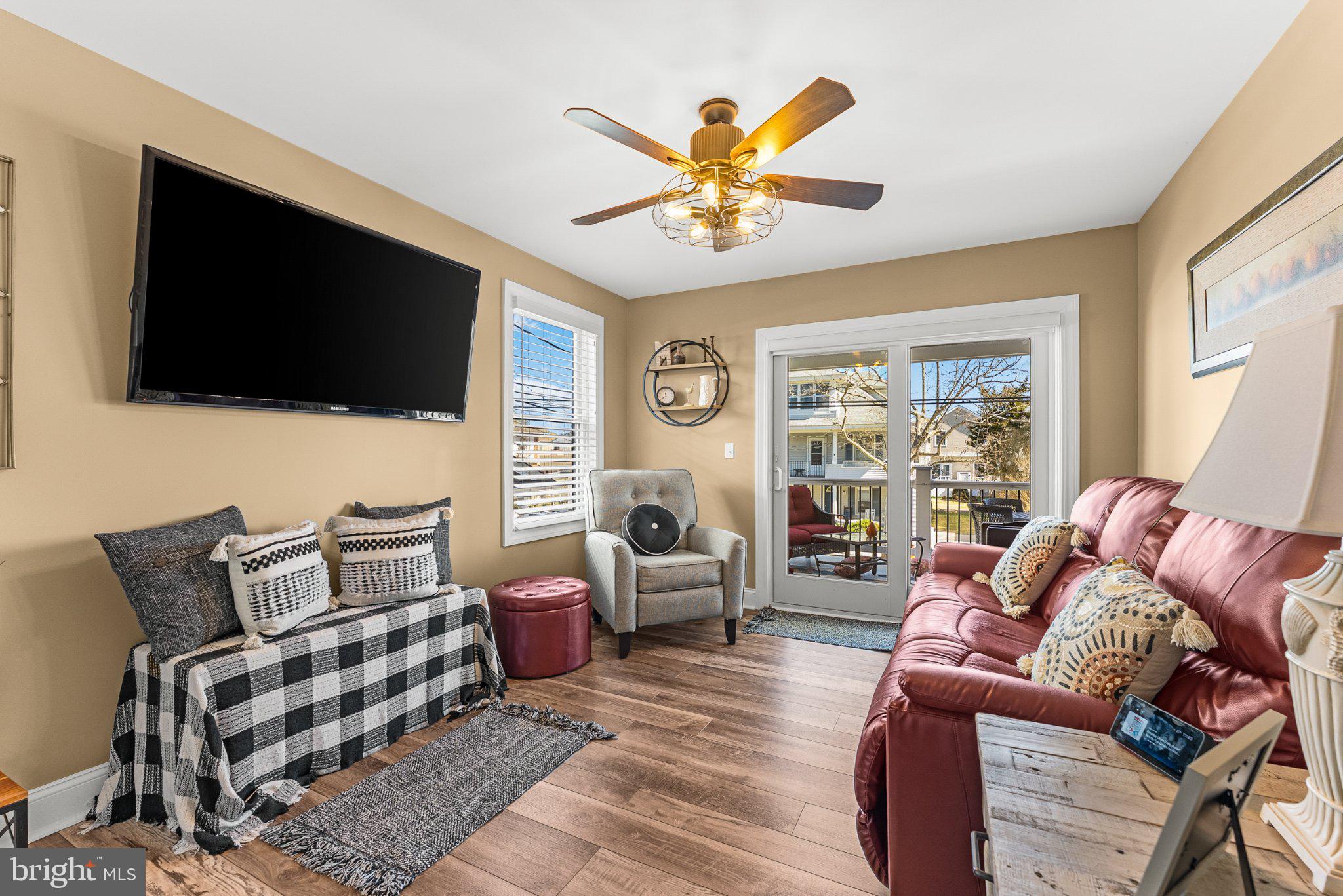 112 West Wisteria Road Wildwood, NJ 08260 - Photo 31 of 48 Cozy living space with natural light.