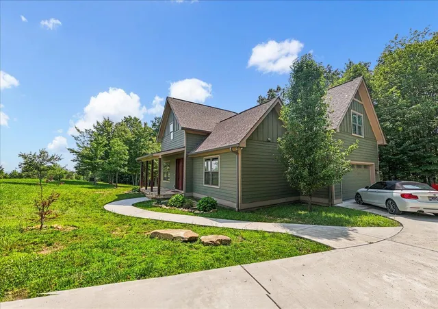 $675,000 | 220 Bear Crawl Road, Unit RB 28, Jasper, TN 37347