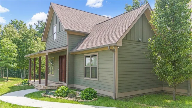 $675,000 | 220 Bear Crawl Road, Unit RB 28, Jasper, TN 37347