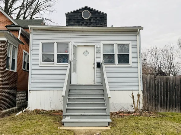 $1,300 | 541 Forsythe Avenue, Calumet City, IL 60409