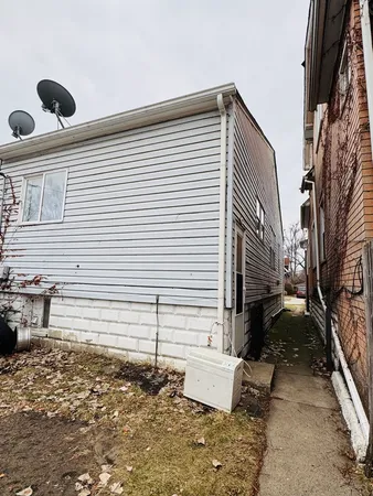 $1,300 | 541 Forsythe Avenue, Calumet City, IL 60409