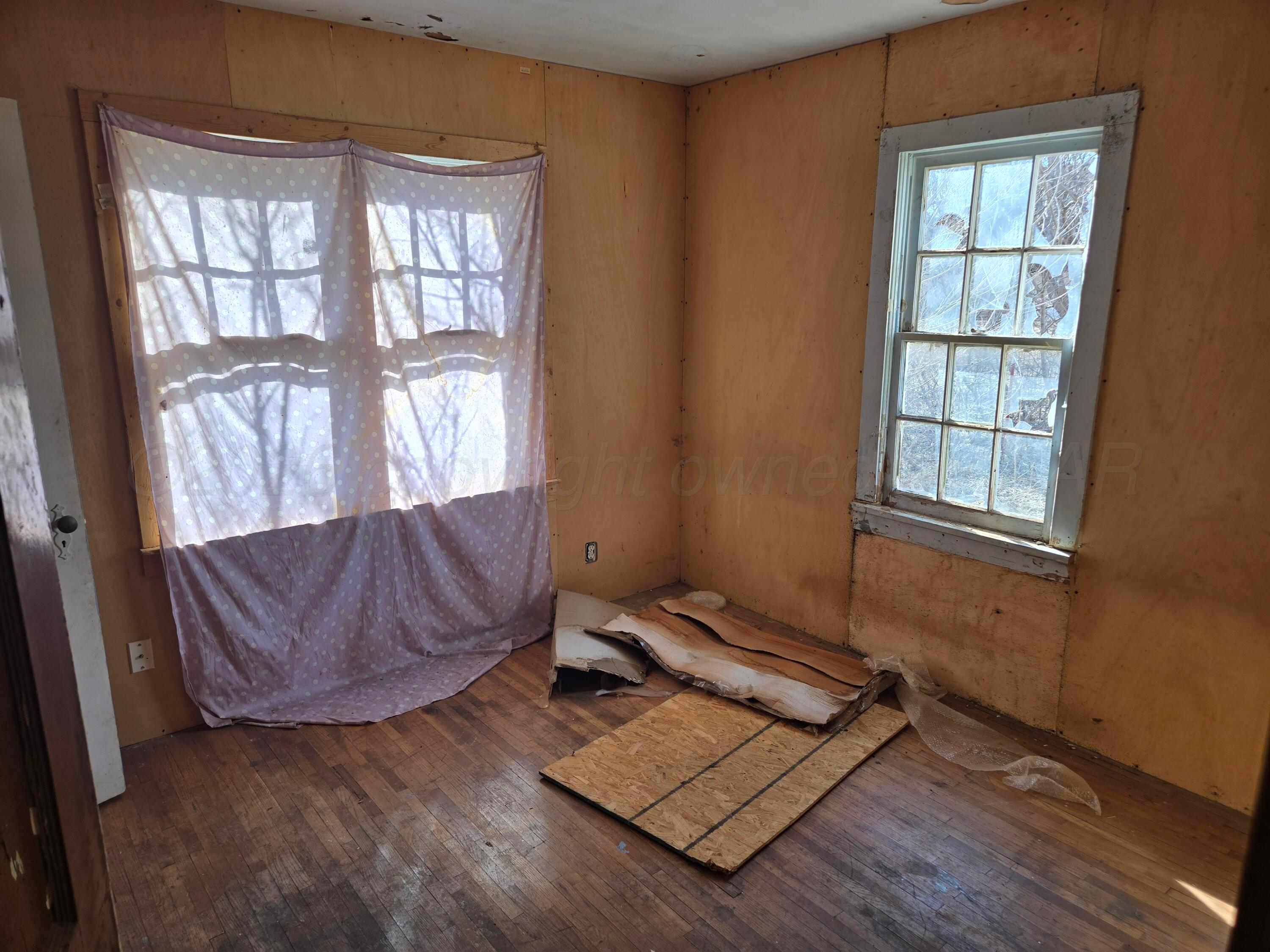 717 South 5th Street Memphis, TX 79245 - Photo 17 of 27 20260203_142722