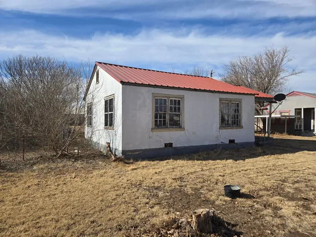 $27,000 | 717 South 5th Street, Memphis, TX 79245