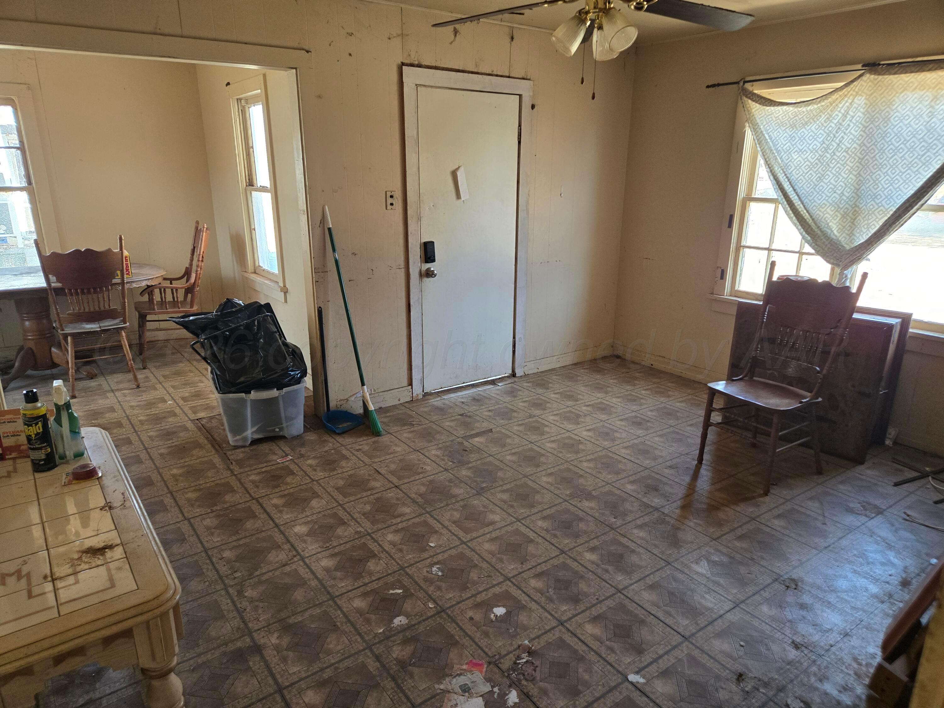 717 South 5th Street Memphis, TX 79245 - Photo 5 of 27 20260203_142453