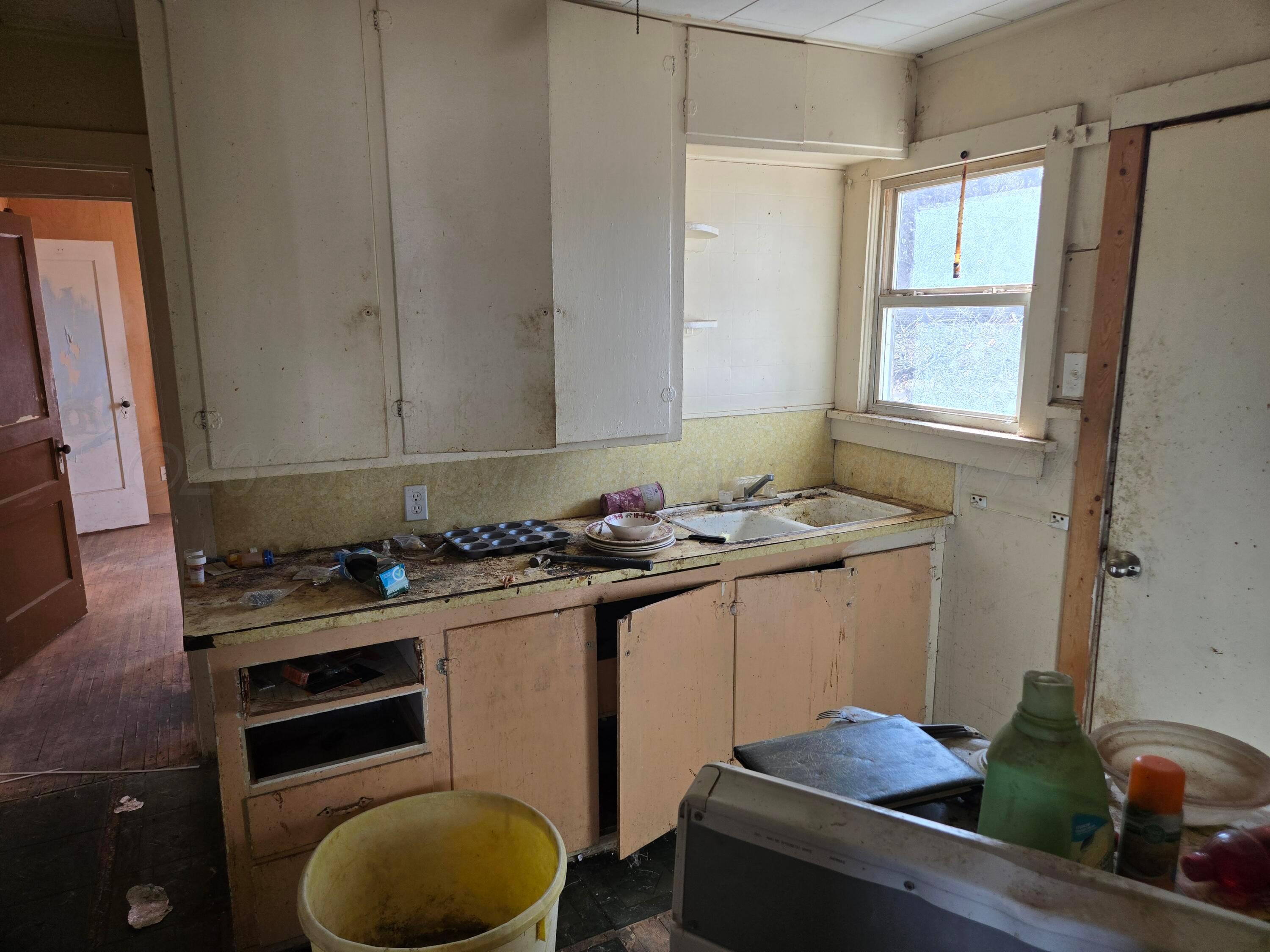 717 South 5th Street Memphis, TX 79245 - Photo 10 of 27 20260203_142650