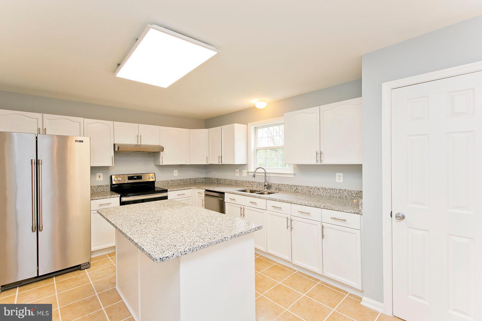 134 Ranson Estates Circle Ranson, WV 25438 - Photo 4 of 57 new Stainless Steel Appliances