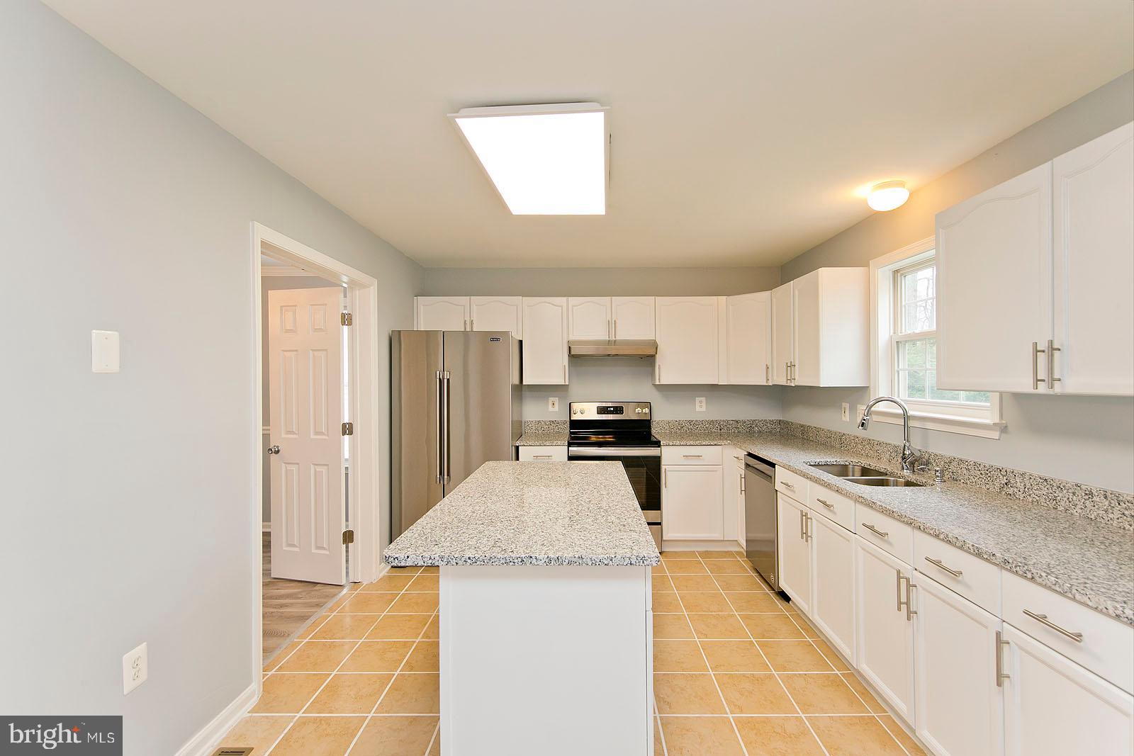 134 Ranson Estates Circle Ranson, WV 25438 - Photo 5 of 57 Granite counter tops