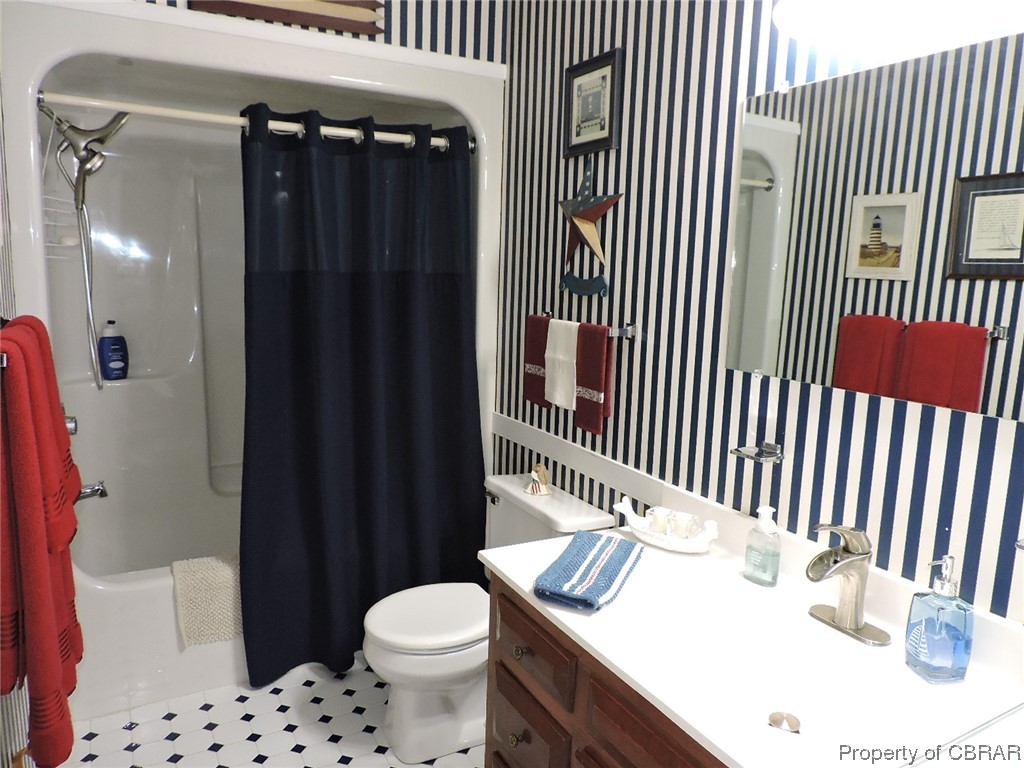 2896 Decatur Drive Hayes, VA 23072 - Photo 16 of 27 hallway bath with tub/shower