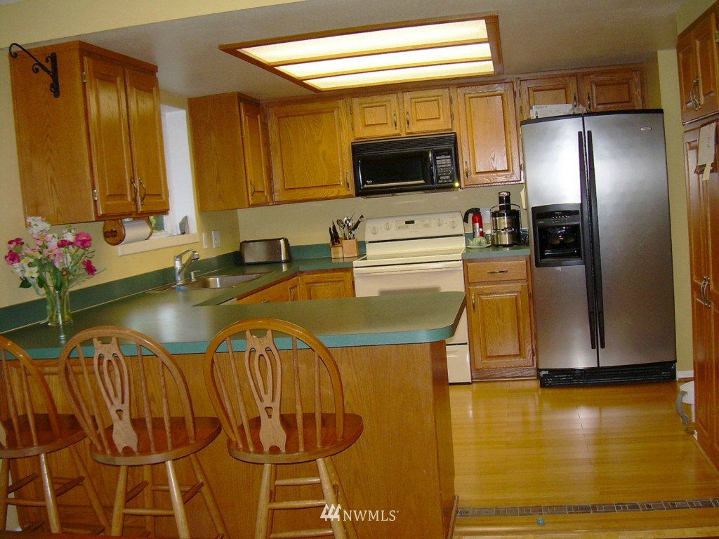 14635 Southeast 138th Place Renton, WA 98059 - Photo 3 of 13 Gallery Image 3