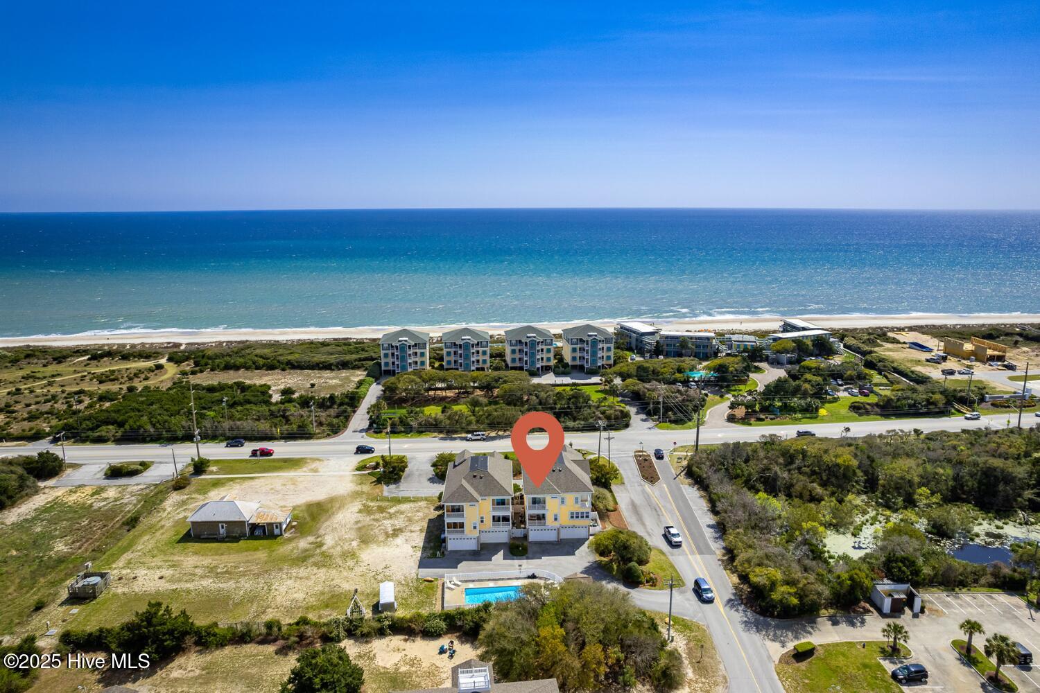Seabrook Townhome in Pine Knoll Shores