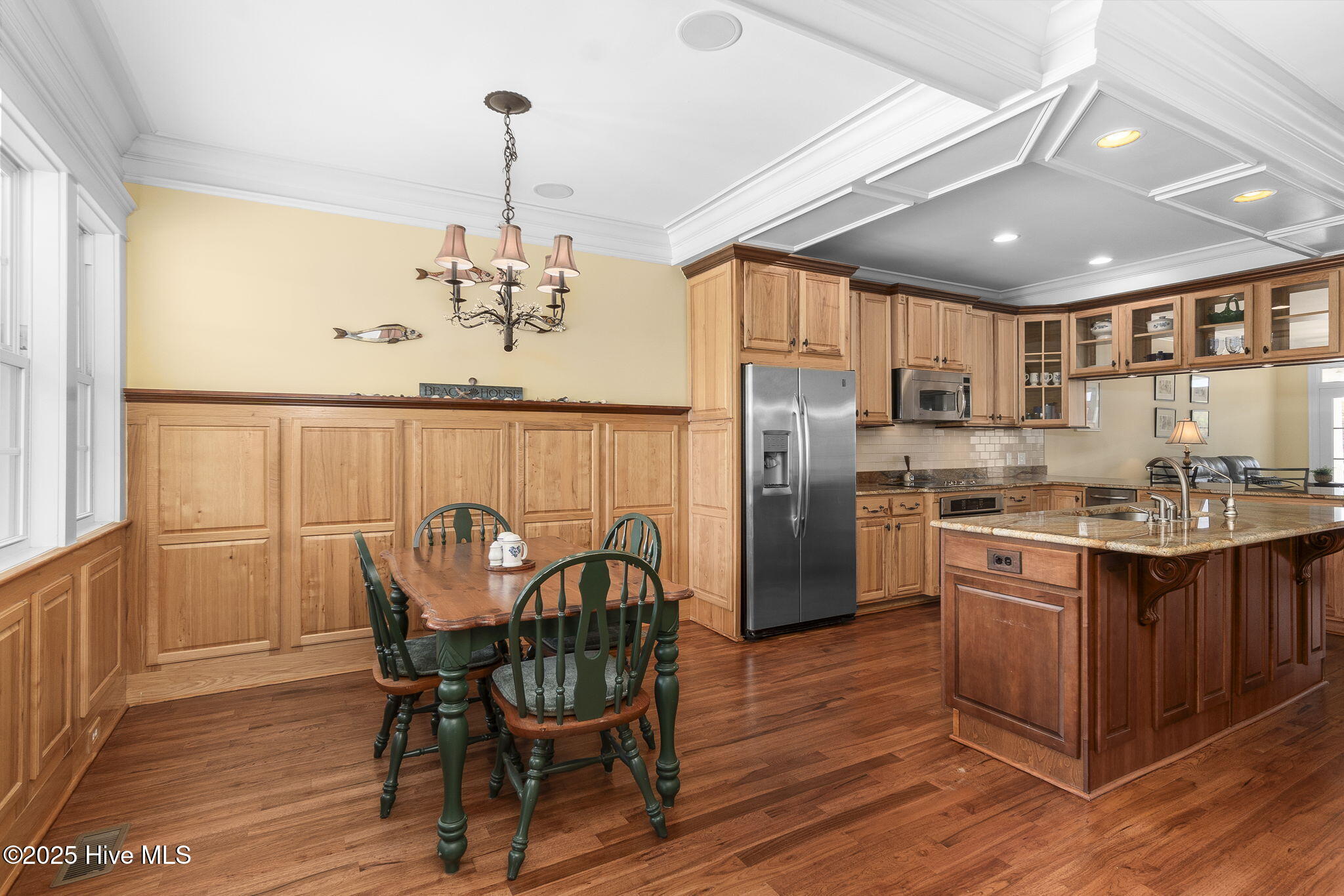 116 Salter Path Road, Unit 102 SEABROOK Pine Knoll Shores, NC 28512 - Photo 17 of 58 Dining area off kitchen