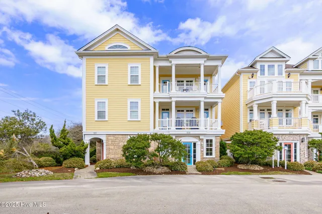 $824,900 | 116 Salter Path Road, Unit 102 SEABROOK, Pine Knoll Shores, NC 28512
