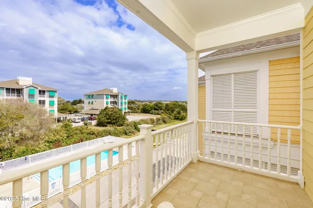 $824,900 | 116 Salter Path Road, Unit 102 SEABROOK, Pine Knoll Shores, NC 28512