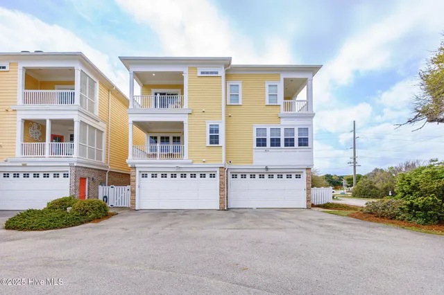 $824,900 | 116 Salter Path Road, Unit 102 SEABROOK, Pine Knoll Shores, NC 28512