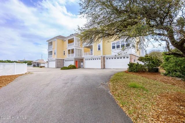 $824,900 | 116 Salter Path Road, Unit 102 SEABROOK, Pine Knoll Shores, NC 28512