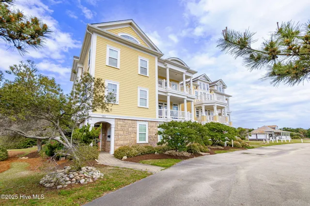 $824,900 | 116 Salter Path Road, Unit 102 SEABROOK, Pine Knoll Shores, NC 28512