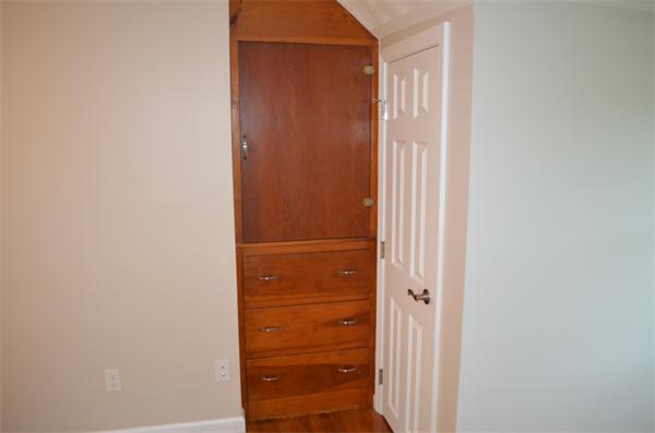 29 Pelham Street Springfield, MA 01109 - Photo 14 of 23