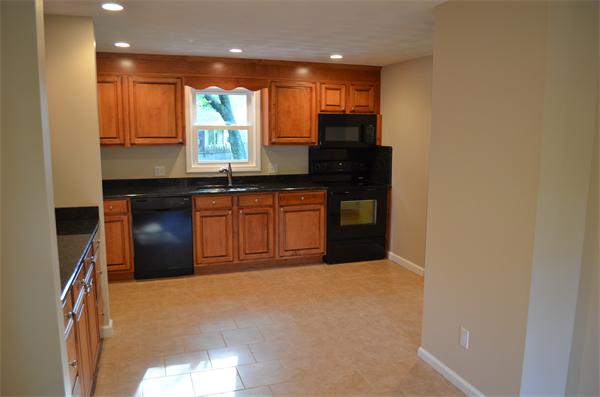 29 Pelham Street Springfield, MA 01109 - Photo 5 of 23