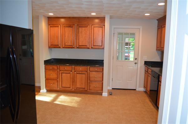 29 Pelham Street Springfield, MA 01109 - Photo 6 of 23