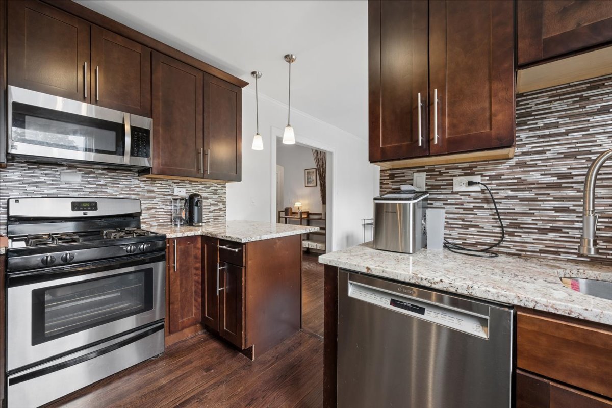 602 Sheridan Road, Unit 2W Evanston, IL 60202 - Photo 13 of 30