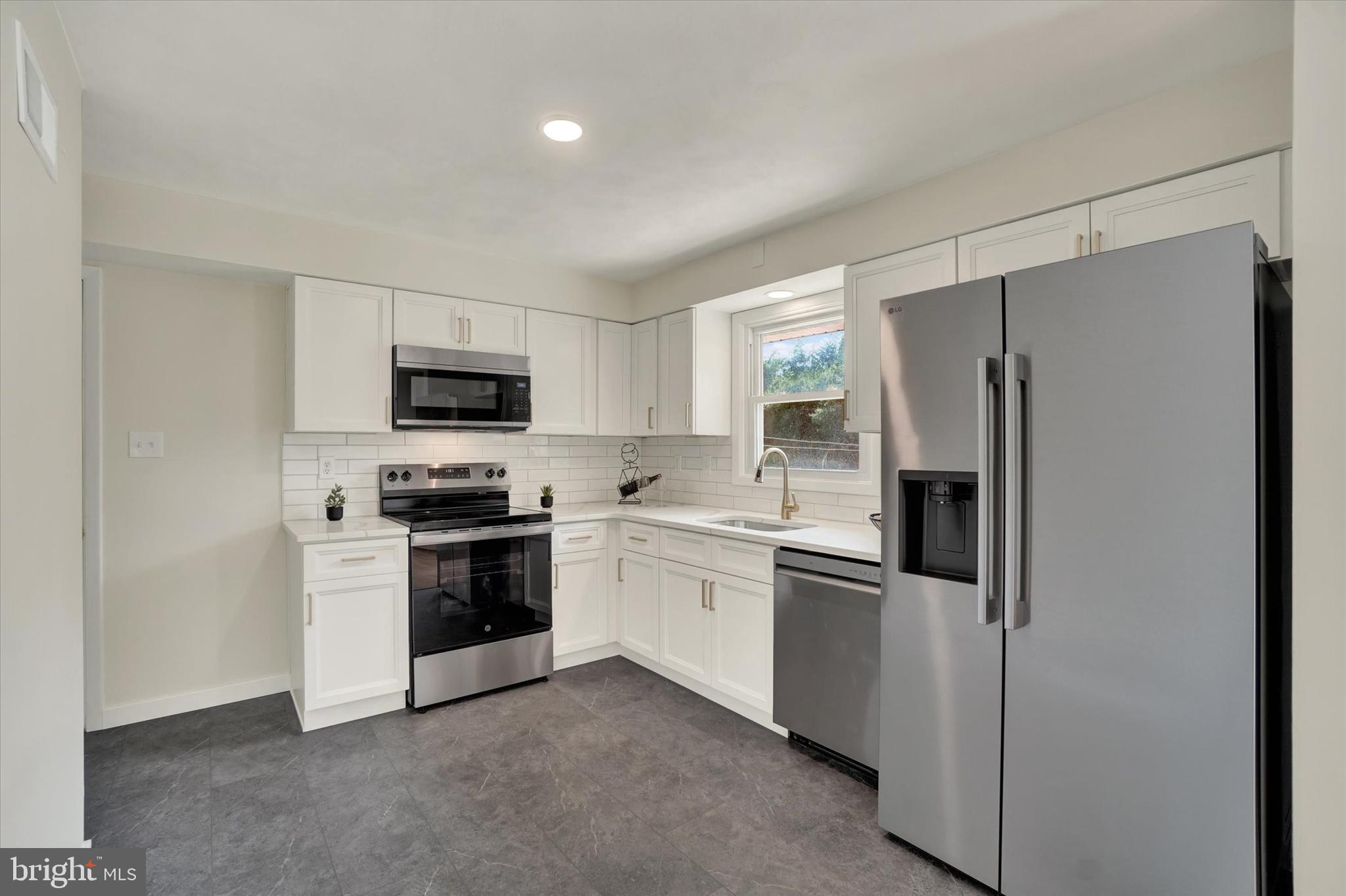 20 Skyline Road York, PA 17404 - Photo 5 of 26 Gallery Image 5