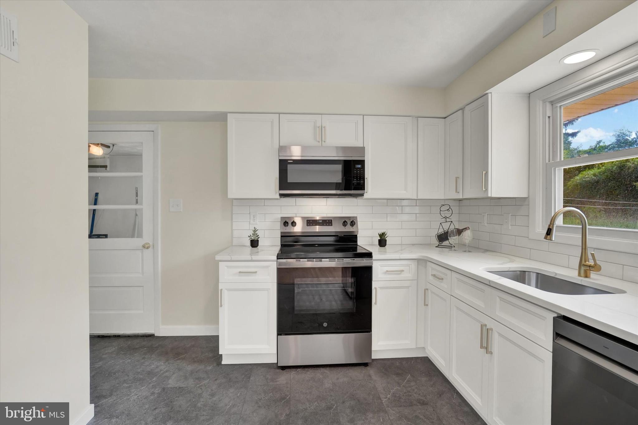 20 Skyline Road York, PA 17404 - Photo 7 of 26 Gallery Image 7