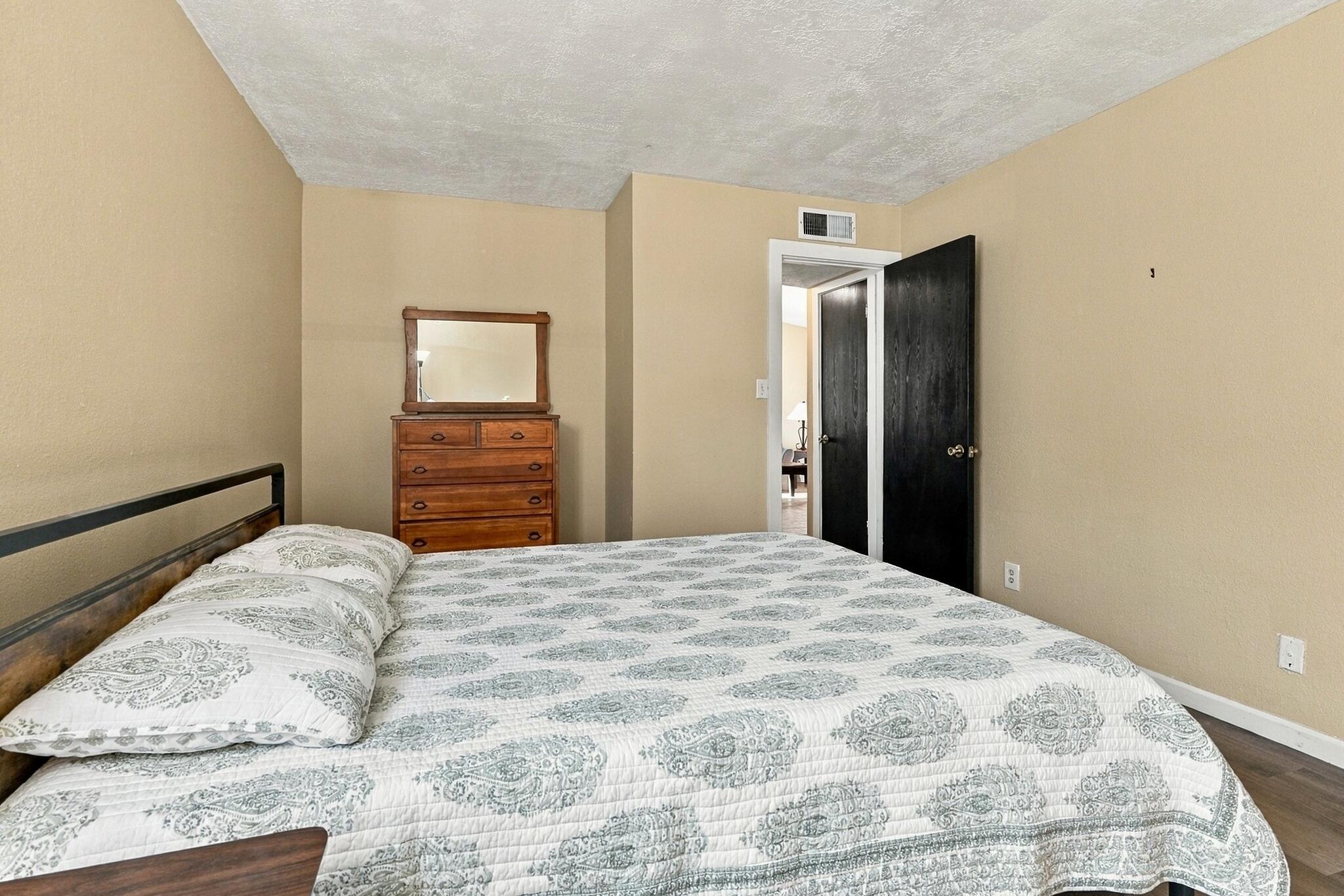 115 Pearl Drive Northeast Rio Rancho, NM 87124 - Photo 13 of 27 Gallery Image 13