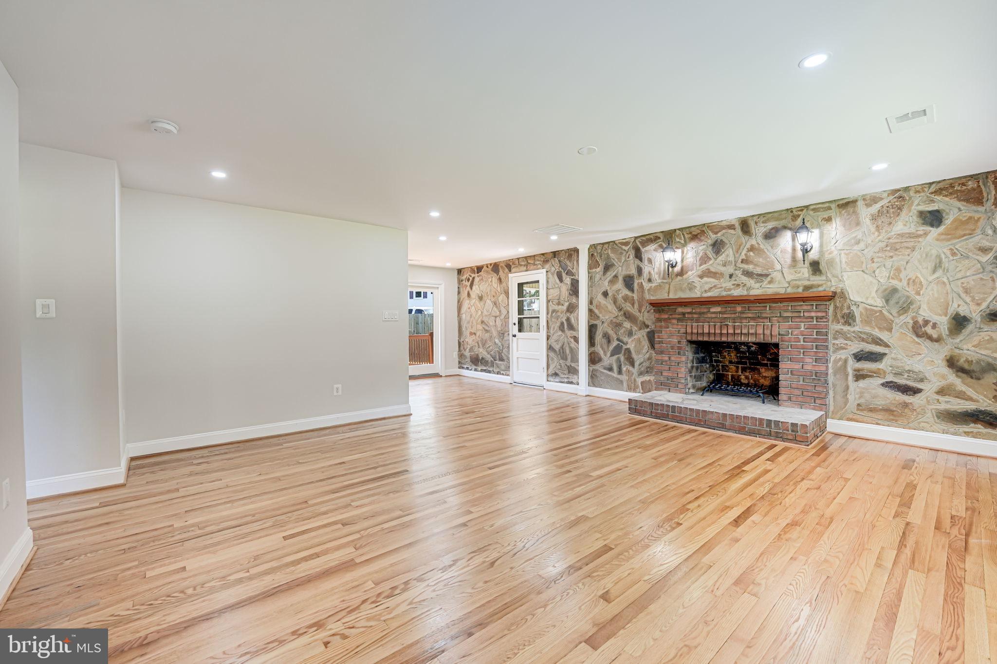 8501 Rugby Road Manassas Park, VA 20111 - Photo 16 of 24 Gallery Image 16