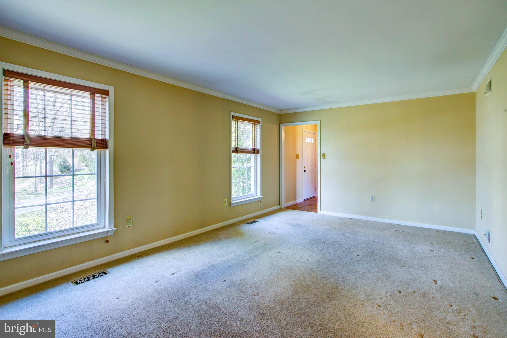 591 Millcross Road Lancaster, PA 17601 - Photo 17 of 52 Living Room