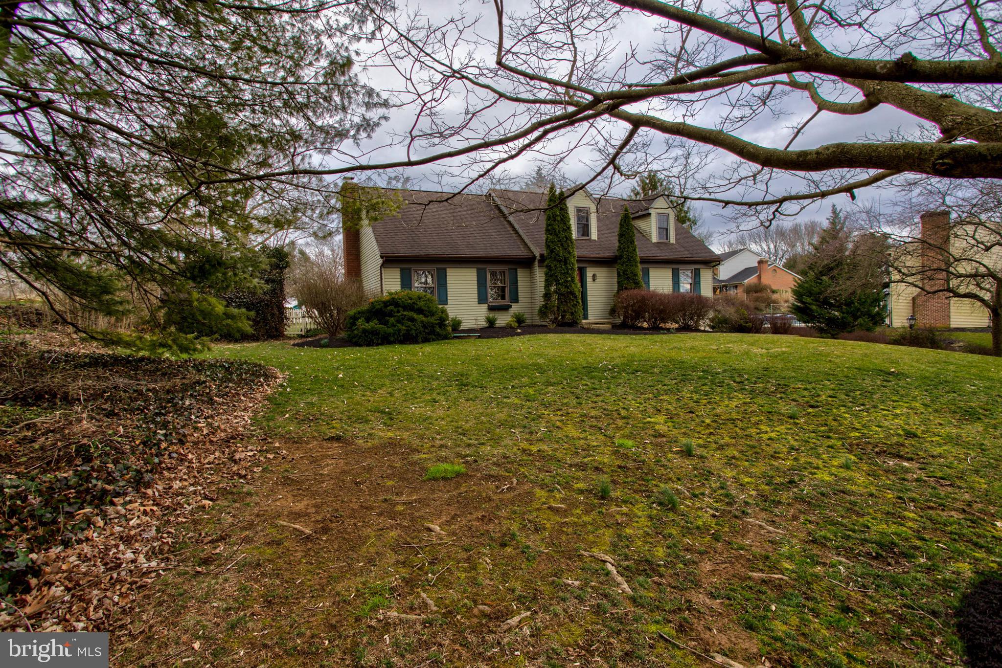 591 Millcross Road Lancaster, PA 17601 - Photo 2 of 52