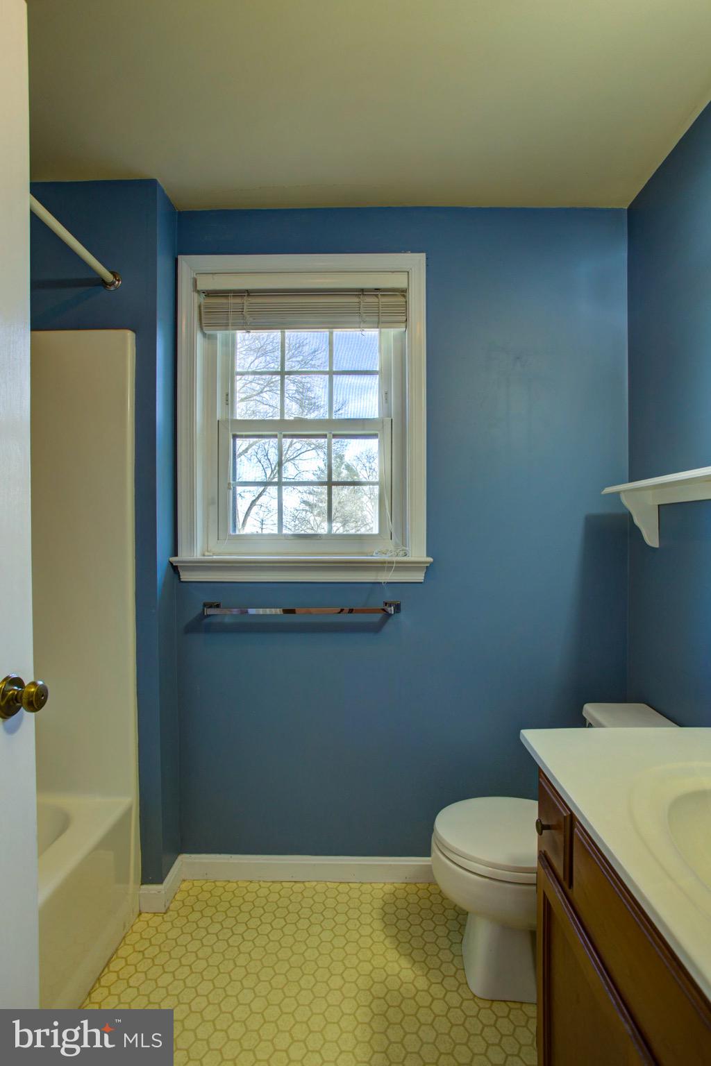 591 Millcross Road Lancaster, PA 17601 - Photo 47 of 52 Second Full Bath