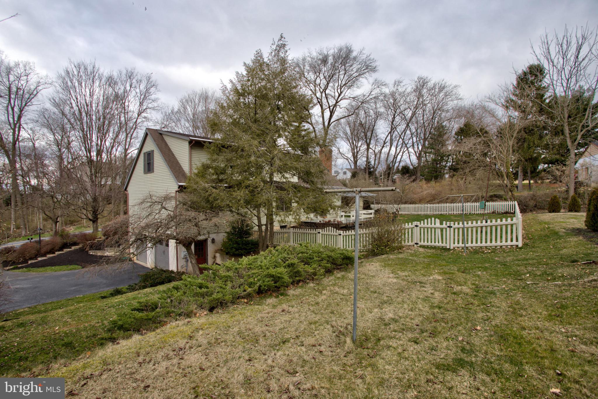 591 Millcross Road Lancaster, PA 17601 - Photo 7 of 52