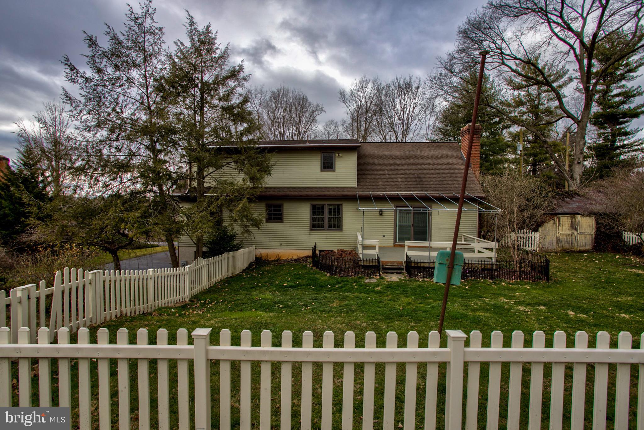 591 Millcross Road Lancaster, PA 17601 - Photo 8 of 52