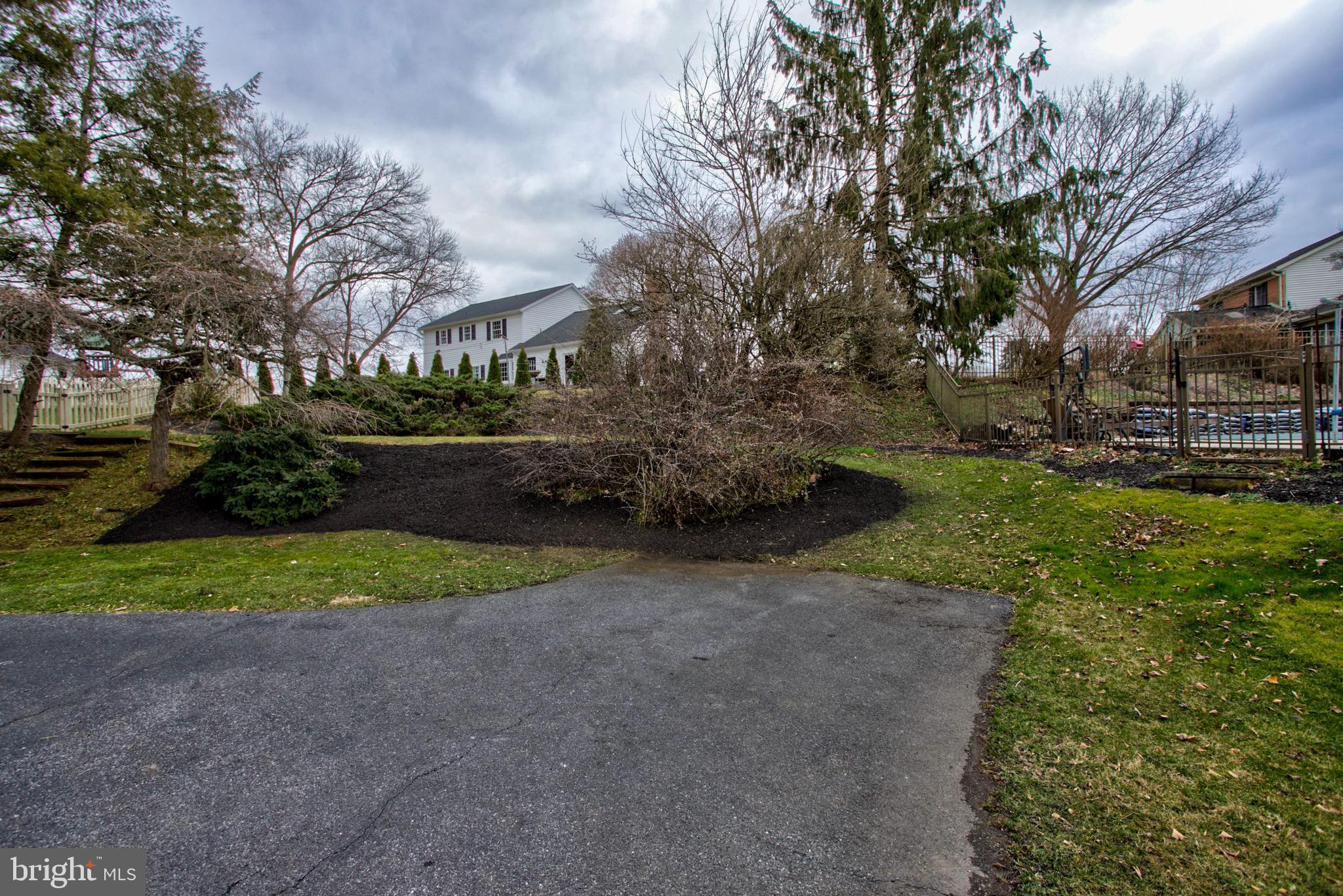 591 Millcross Road Lancaster, PA 17601 - Photo 10 of 52