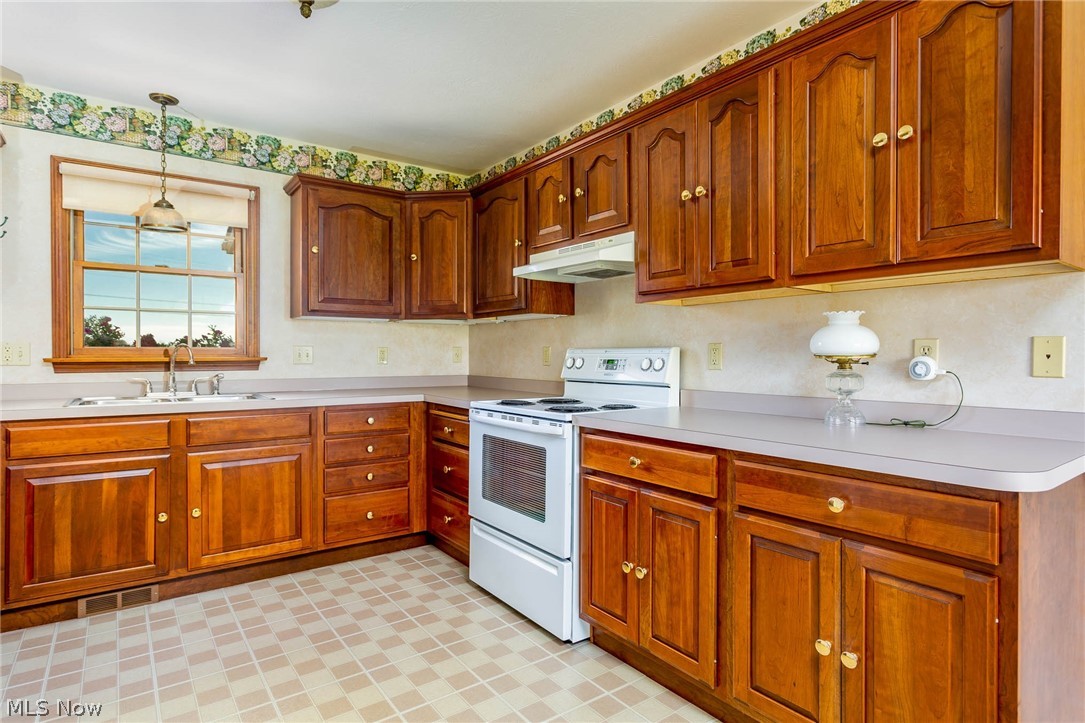 12000 Diagonal Road Lagrange, OH 44050 - Photo 20 of 35