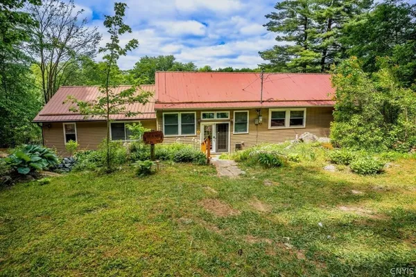 $339,999 | 93 A South Woods Road, Unit B, Hammond, NY 13646